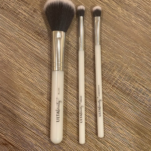 Makeup Bundle - Picture 3 of 12